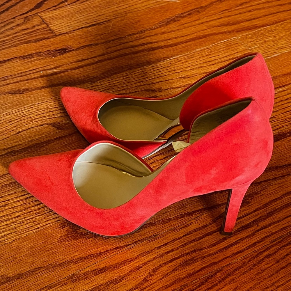 Merona Size 8 Salmon Suede Heels *